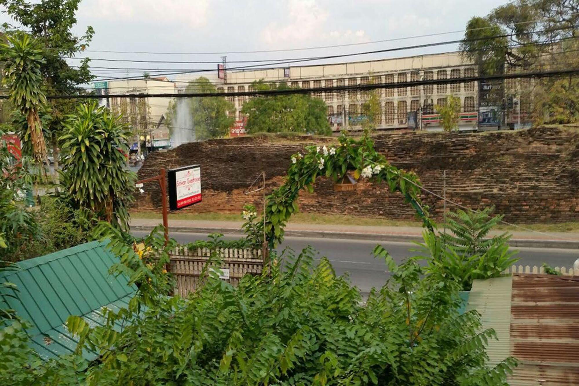 Siriwan Guesthouse Chiang Mai Ngoại thất bức ảnh
