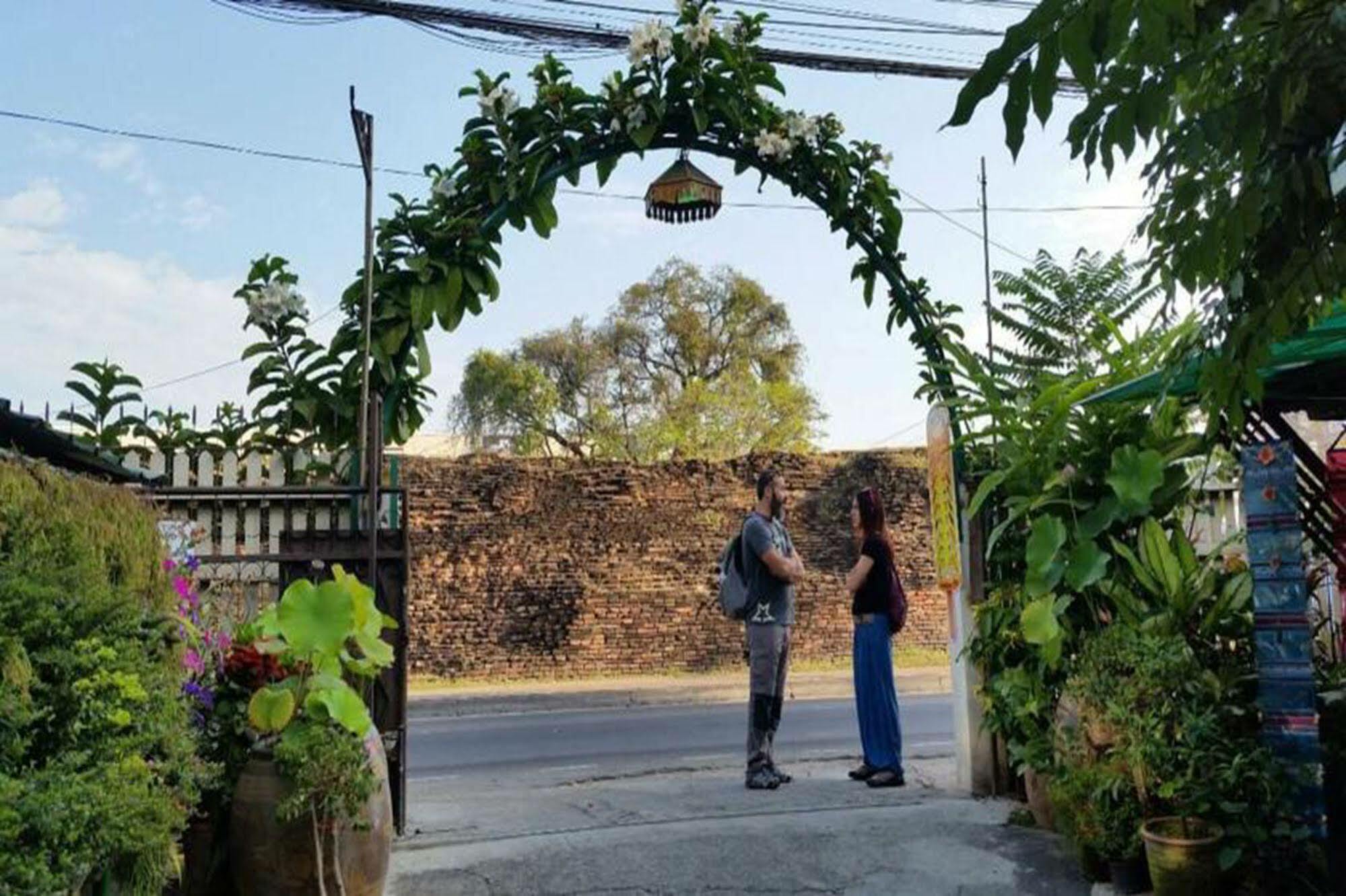 Siriwan Guesthouse Chiang Mai Ngoại thất bức ảnh